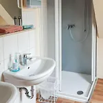 9 Bedroom In