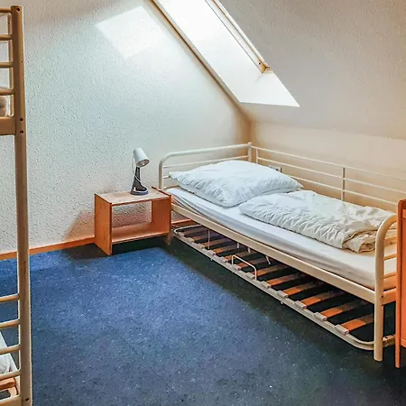 9 Bedroom In *